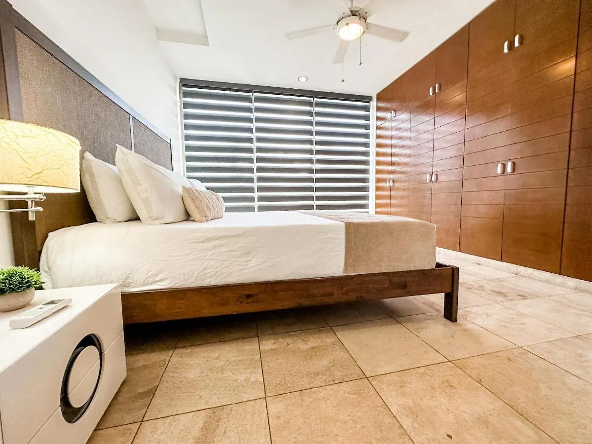 Dc 1103 Trendy Condo In Mamitas Beach Area Half Block To 5Th 0*, Playa del Carmen Mexico