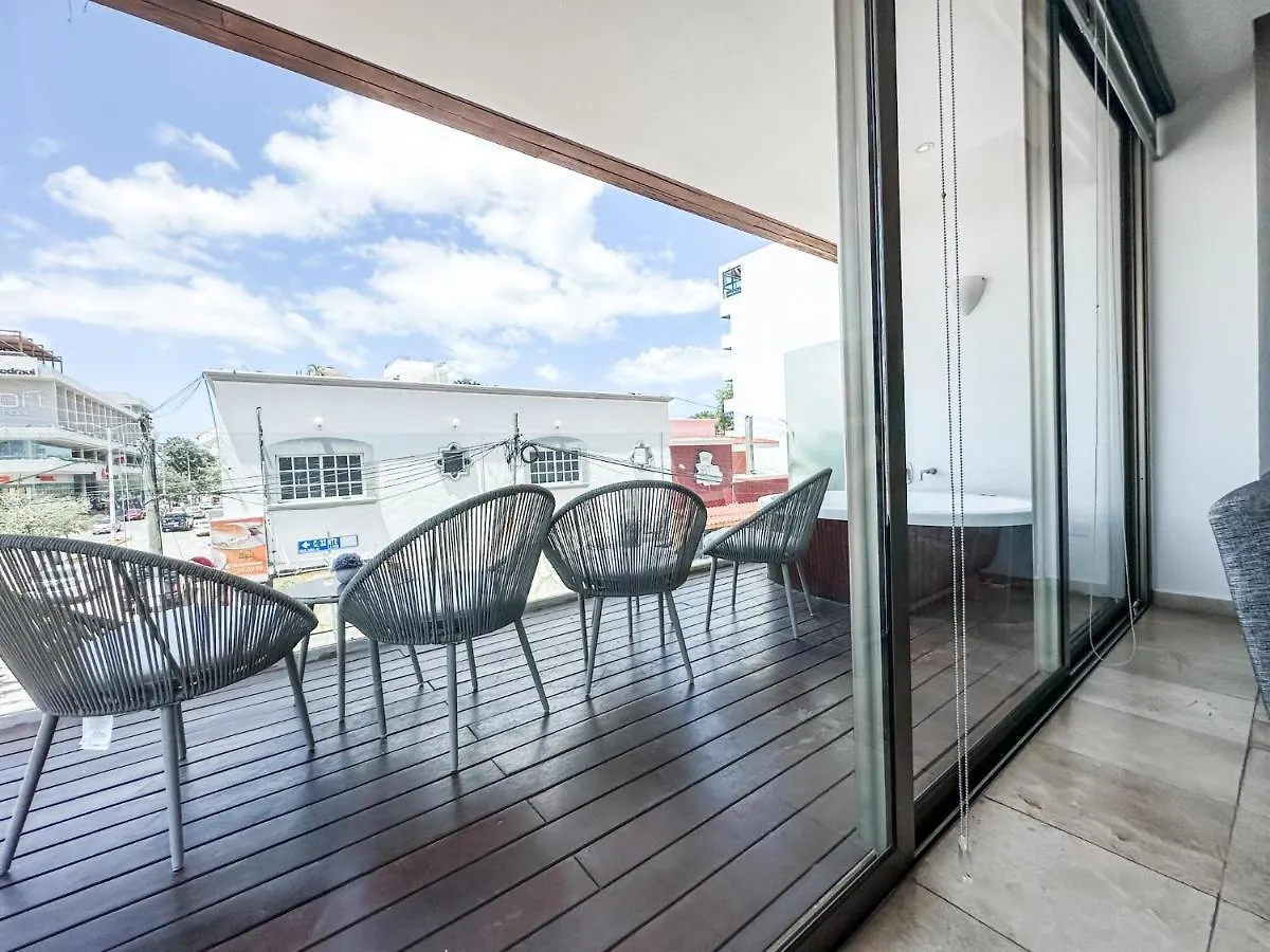 Dc 1103 Trendy Condo In Mamitas Beach Area Half Block To 5Th 0*, Playa del Carmen