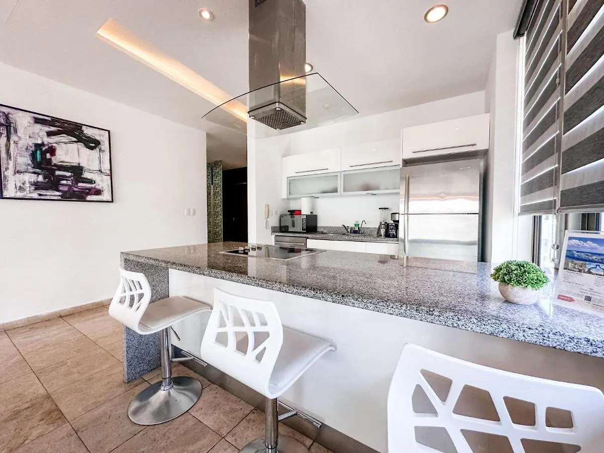 Dc 1103 Trendy Condo In Mamitas Beach Area Half Block To 5Th Apartment