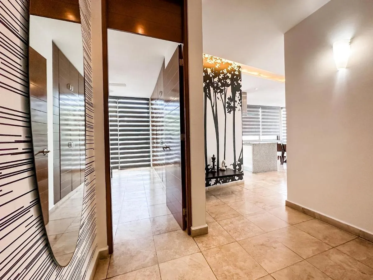 Dc 1103 Trendy Condo In Mamitas Beach Area Half Block To 5Th 0*, Playa del Carmen Mexico