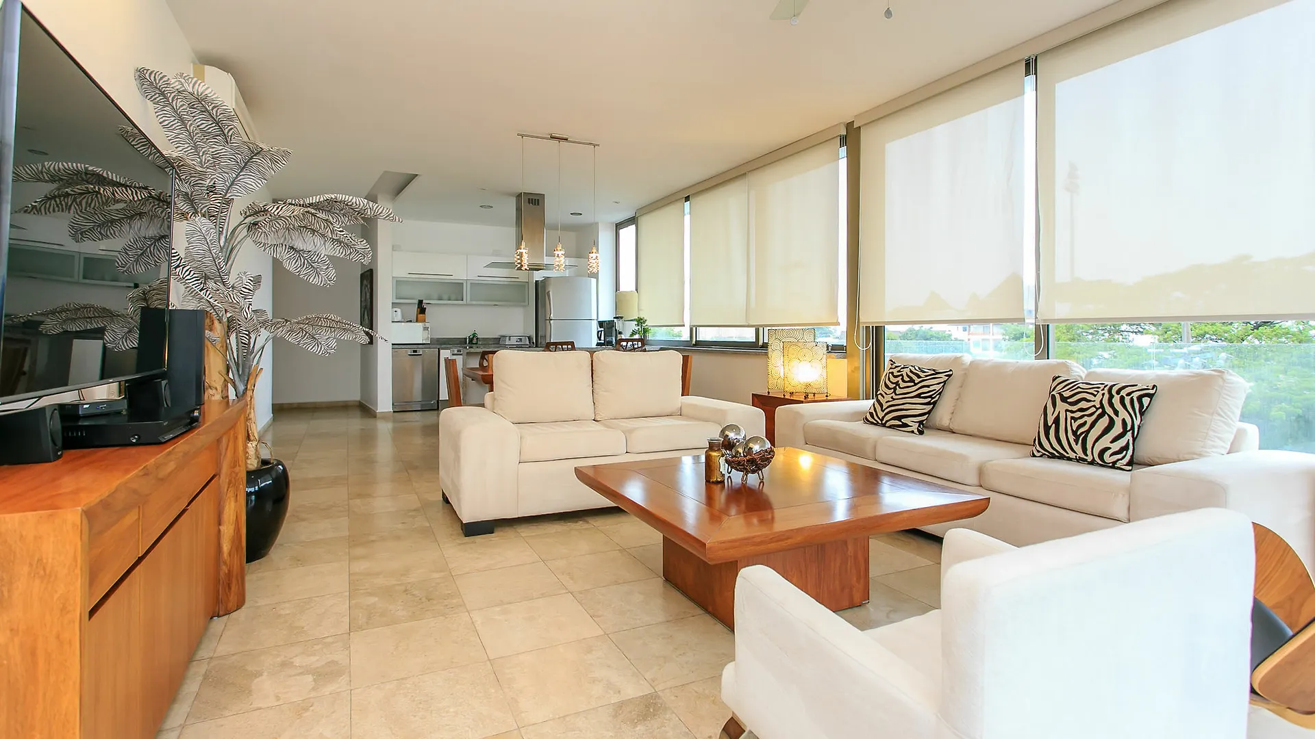 Dc 1103 Trendy Condo In Mamitas Beach Area Half Block To 5Th 0*, Playa del Carmen Mexico